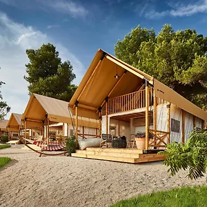 Arena One 99 Glamping Park za odmor